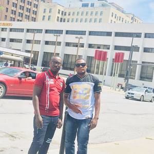 Meet your Posher, Papy amisi